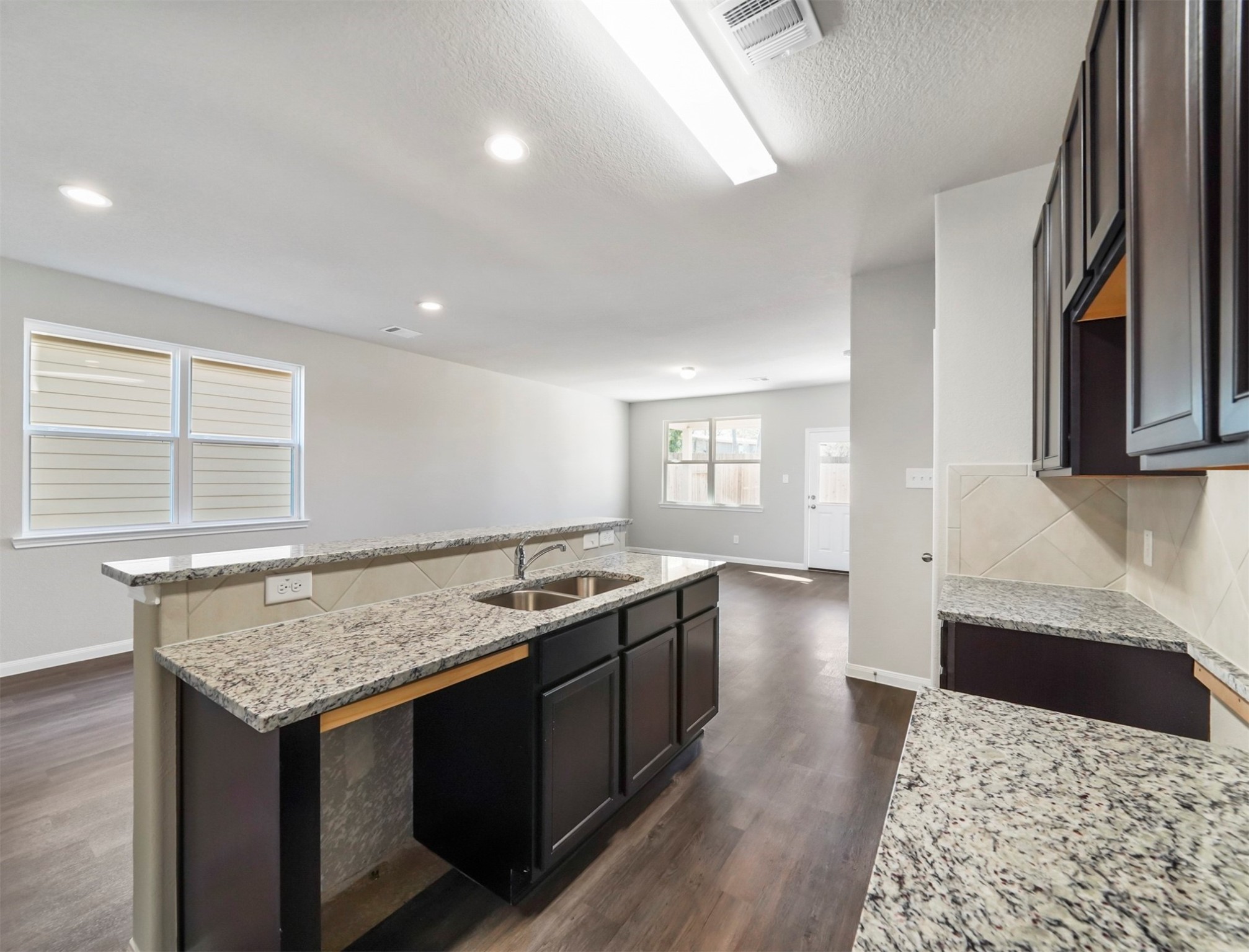 : Image depicts a model home of a similar layout to the home available for purchase. - If you have additional questions regarding 3332 TAVO RIDGE DRIVE  in Conroe or would like to tour the property with us call 800-660-1022 and reference MLS# 71437144.