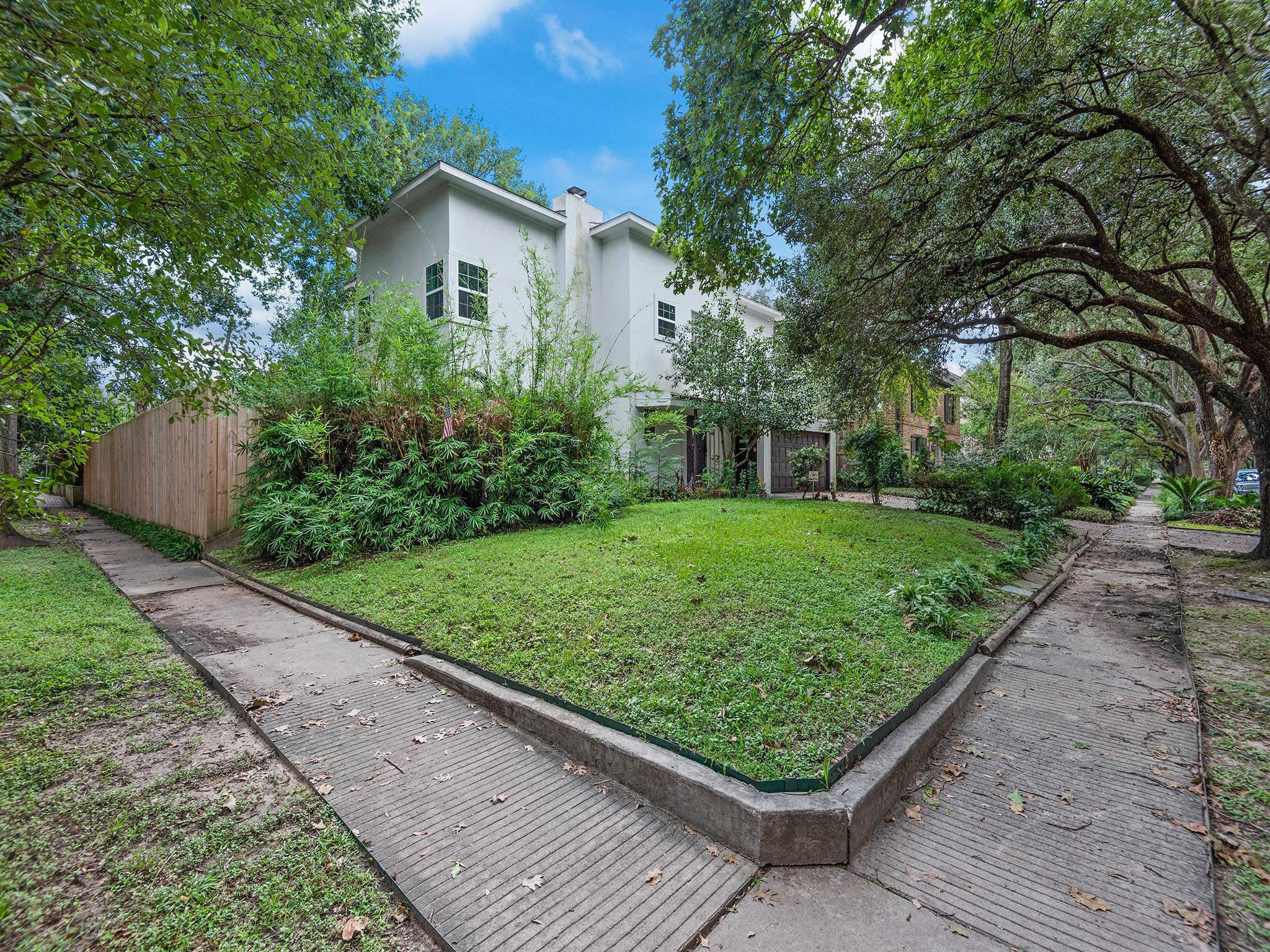If you have additional questions regarding 1601 Milford Street  in Houston or would like to tour the property with us call 800-660-1022 and reference MLS# 24919798.